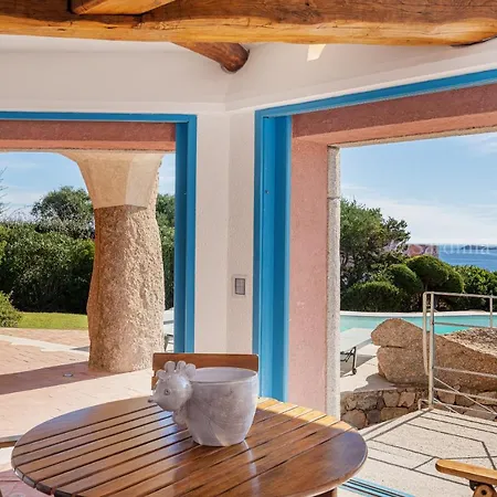 Vila Corallina - *